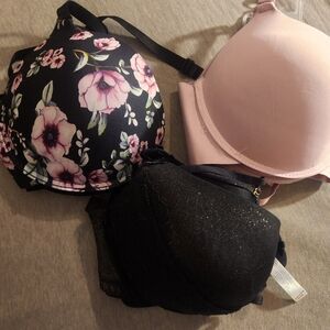 YMI Floral and Solid Black Bra Set